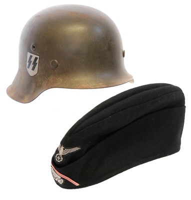 Lot 190 - German WWII M42 helmet, the original late war...