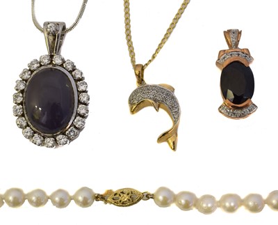 Lot 86 - A selection of jewellery.