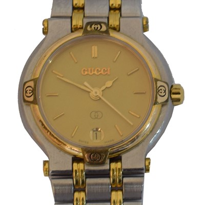 Lot 189 - A Gucci quartz wristwatch, ref. 9000L.