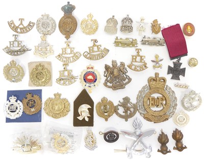 Lot 184 - Collection of cap badges and other uniform...