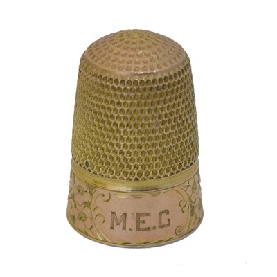 Lot 172 - An early 20th century 9ct gold thimble by Charles Horner.
