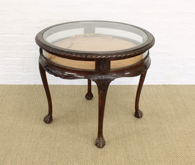 Lot 135 - An Early 20th Century Circular Mahogany Bijouterie Table