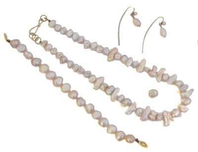 Lot 30 - A selection of cultured pearl jewellery.