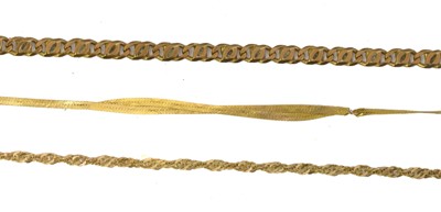 Lot 26 - A selection of 9ct gold jewellery.
