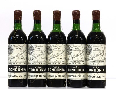 Lot 82 - 5 Bottles Rioja R.Lopez de Heredia Vina Tondonia Reserva Vintage 1981