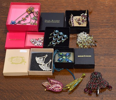 Lot 116 - A selection of signed costume jewellery.