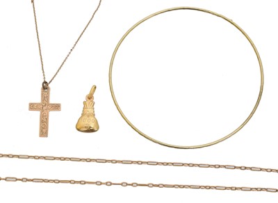 Lot 77 - A selection of jewellery.