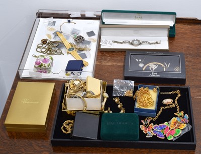 Lot 98 - A large selection of silver and costume jewellery.