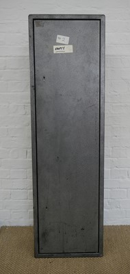 Lot 409 - Steel gun cabinet, with one set of keys.