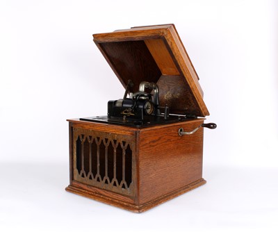Lot 60 - An "Edison Amberola" Cylinder Phonograph by Thomas A. Edison Inc.