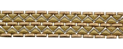 Lot 33 - An 18ct gold cuff bracelet.