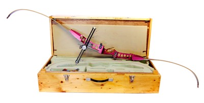 Lot 221 - Left handed Hoyt recurve bow, with Border 39lb...