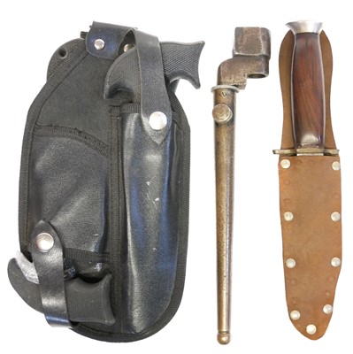 Lot 169 - Collection of knives, including a No.4 spike...