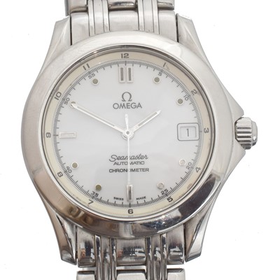 Lot 205 - A stainless steel Omega Seamaster automatic chronometer wristwatch, ref. 2501.20.00.
