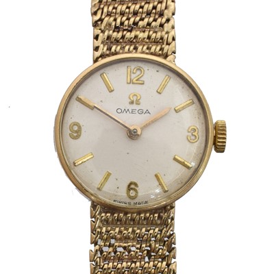 Lot 202 - A 1960s 9ct gold Omega manual wind wristwatch, ref. 711.5500.