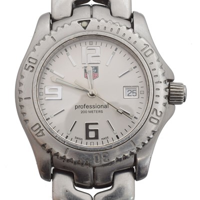 Lot 216 - A stainless steel Tag Heuer Professional 200m quartz wristwatch, ref. WT1212.