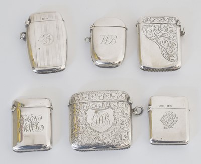 Lot 101 - A selection of silver vesta cases.