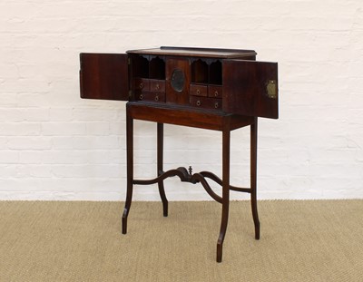 Lot 186 - An Edwardian Mahogany Side Cabinet