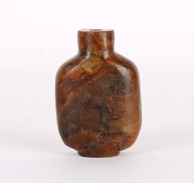 Lot 66 - A Chinese Carved Agate Snuff Bottle