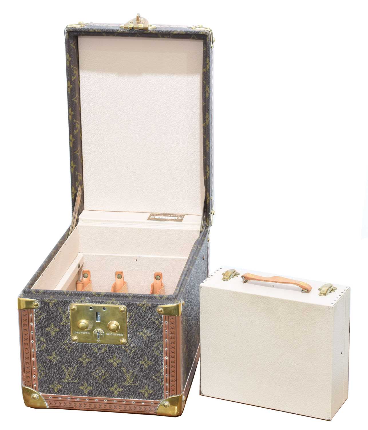 Lot 179 - A Louis Vuitton 'Boite Flacon' vanity case