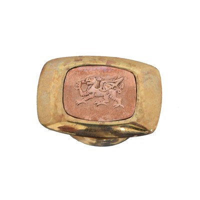 Lot 77 - A 9ct gold dress stud by Clogau.