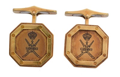 Lot 80 - A pair of 18ct gold Omani cufflinks by Royama.