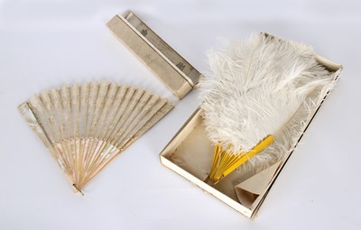Lot 306 - An Early 20th Century Mother of Pearl and Lace Fan by J. Duvelleroy of Paris and London