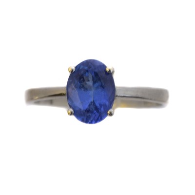 Lot 71 - A tanzanite single stone ring set in 18ct white gold