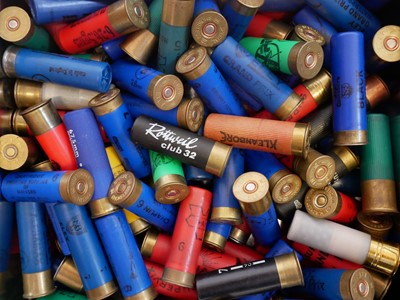 Lot 638 - One hundred mixed 16 bore shotgun cartridges,...