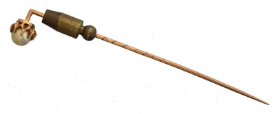 Lot 16 - A cultured pearl stickpin