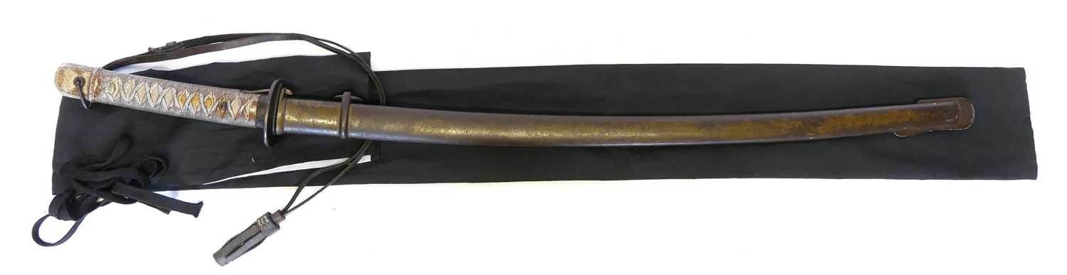 Lot 102 - Japanese Type 95 NCO Katana, second variation,...