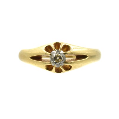 Lot 114 - An 18ct gold and diamond single stone ring