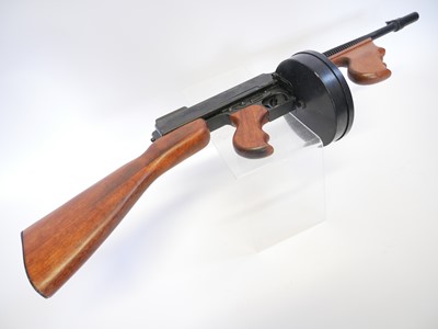 Lot 104 - Denix replica Thompson 1928 sub-machine gun....