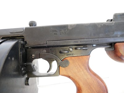 Lot 104 - Denix replica Thompson 1928 sub-machine gun....