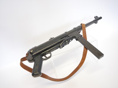 Lot 103 - Denix replica German Schmeisser MP40 9mm...