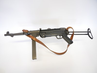 Lot 103 - Denix replica German Schmeisser MP40 9mm...