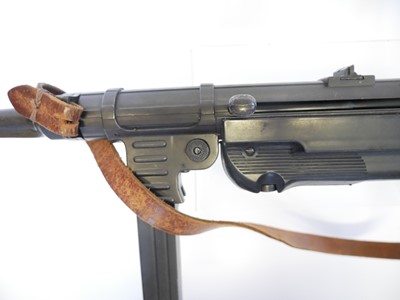 Lot 103 - Denix replica German Schmeisser MP40 9mm...