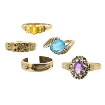 Lot 62 - A collection of five 9ct gold rings of varying stones and condition
