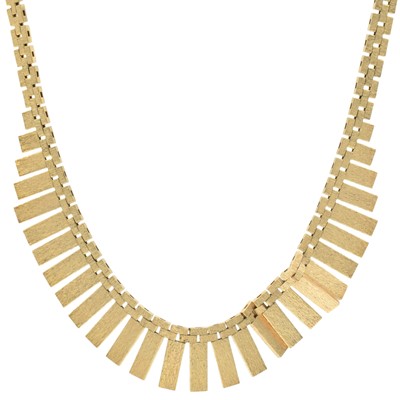 Lot 35 - A Cleopatra collar necklace set in 9ct gold