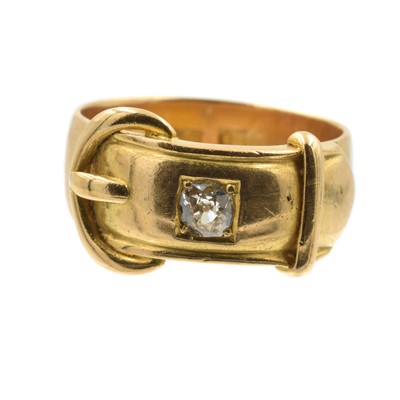 Lot 74 - A diamond and gold buckle ring