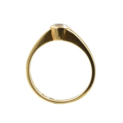 Lot 64 - A diamond and gold solitaire ring