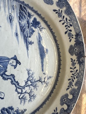 Lot 86 - An 18th Century Chinese Export Blue and White Charger