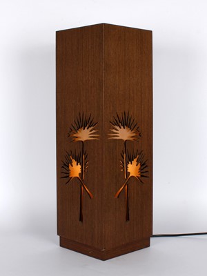 Lot 229 - Vintage Japanese "Chrysanthemum" Table Lamp