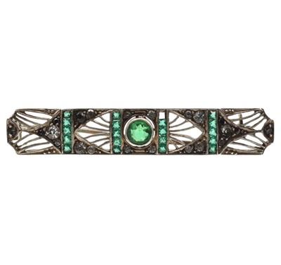 Lot 62 - An Edwardian silver and antique glass brooch