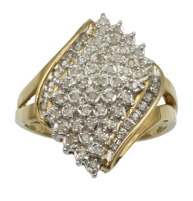 Lot 228 - A 9ct gold diamond cluster ring