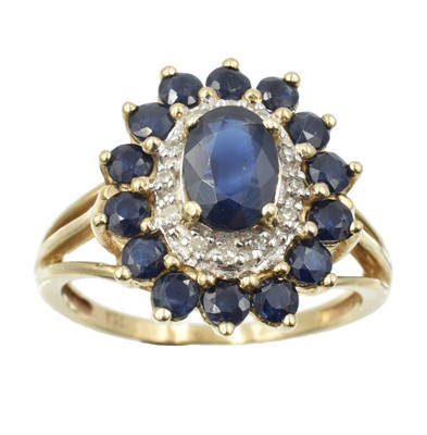 Lot 196 - A 9ct gold sapphire and diamond cluster ring
