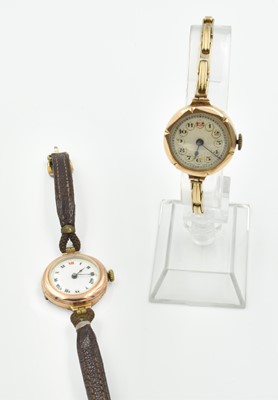Lot 101 - A selection of two 9ct gold watches