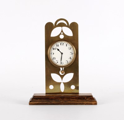 Lot 133 - An Early 20th Century Travelling Watch Set in a Desktop Mount