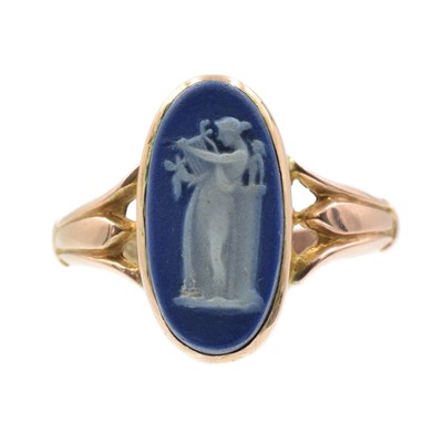 Lot 183 - A blue ceramic Wedgwood cameo ring, set in 9ct gold