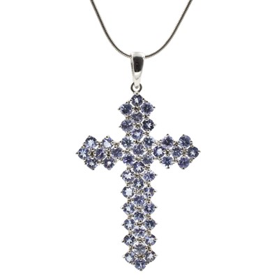 Lot 186 - A tanzanite cross pendant, set in 9ct white gold